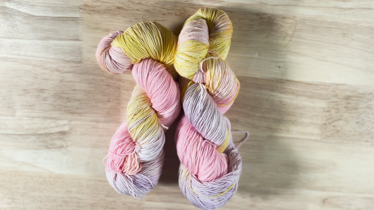 Sunset Sorbet – Hand-Dyed 100% Superwash Merino Fingering Yarn